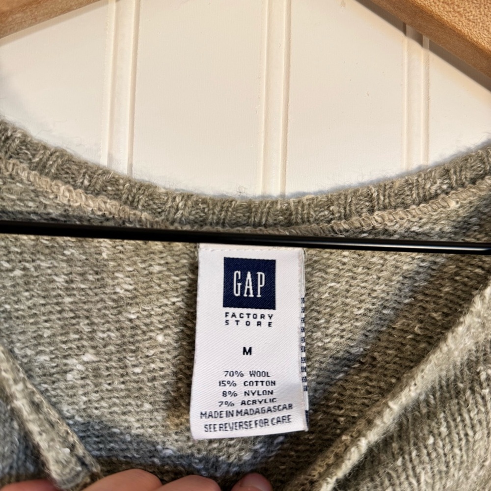 GAP Men’s Heathered Green Wool Crewneck Long Sleeve Sweater Size Medium - Picture 6 of 9